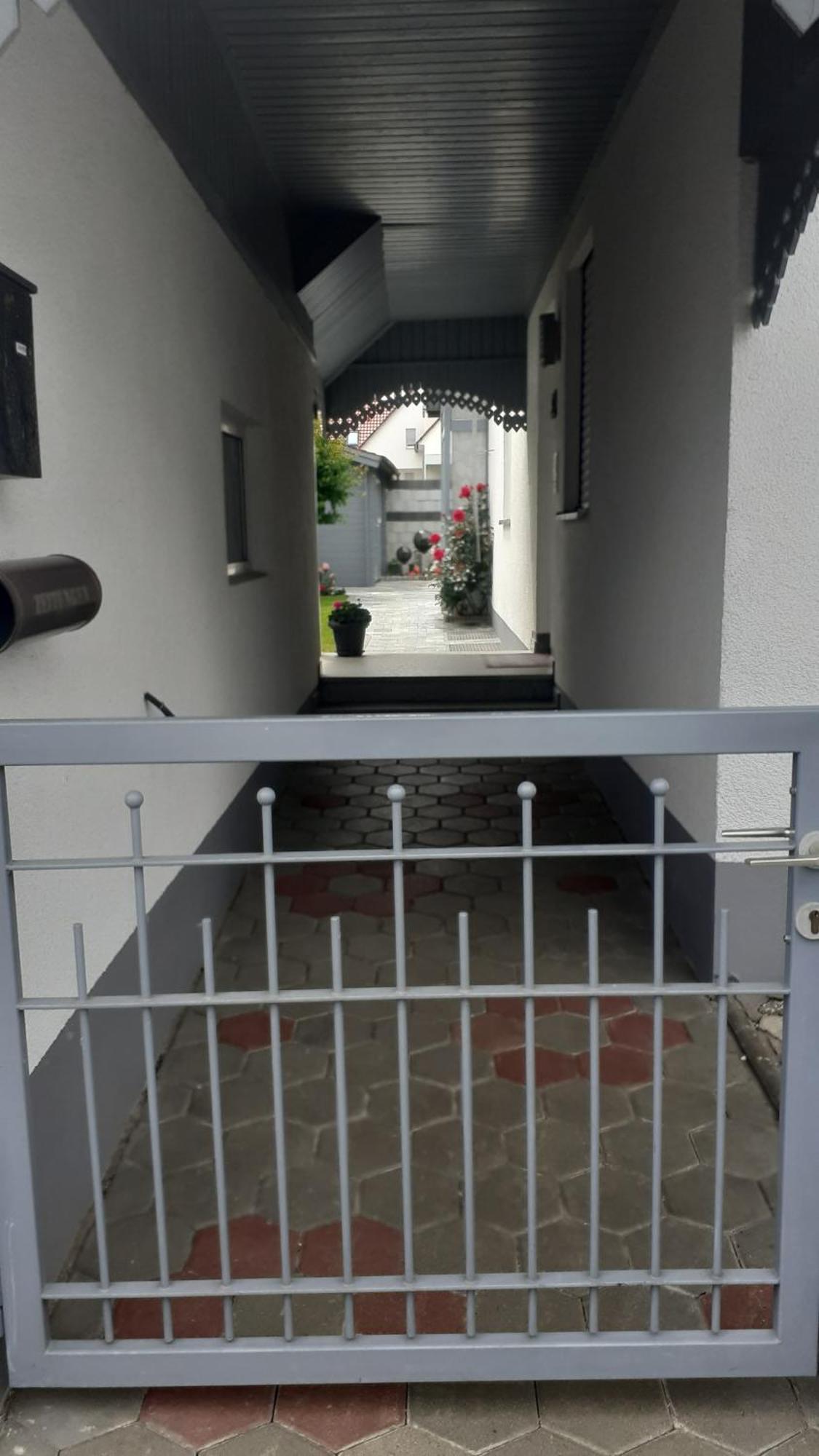 Privatzimmer บัวร์เกา ภายนอก รูปภาพ